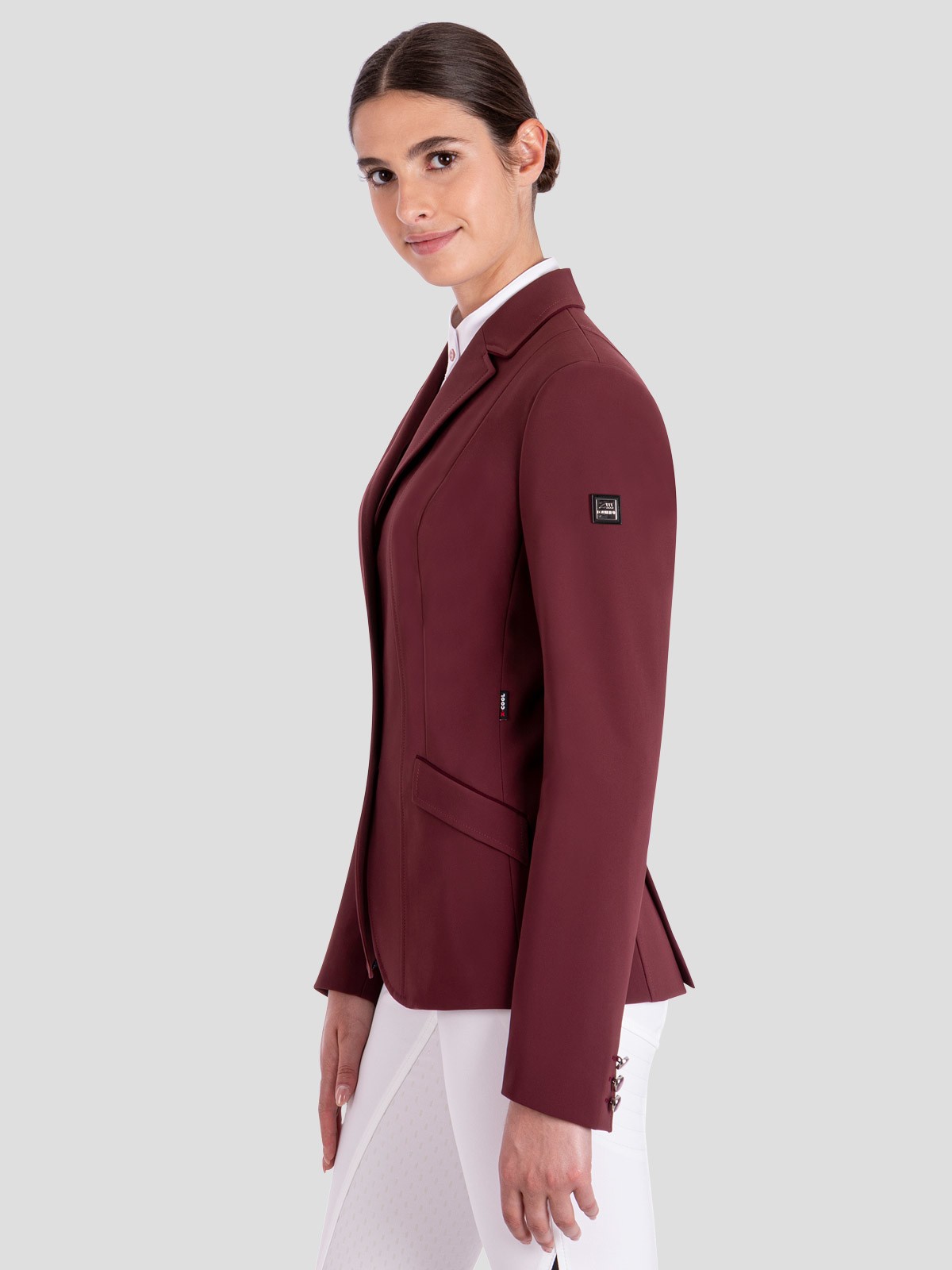 Stretch en ademend wedstrijdjasje van lichte en comfortabele X-COOL-stof Stretch en ademend wedstrijdjasje van lichte en comfortabele X-COOL-stof