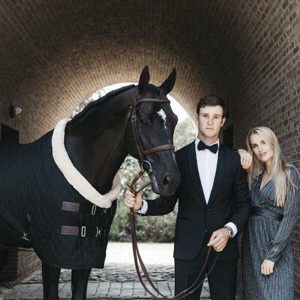 Ridershouse Kentucky Horsewear Show Deken, leverbaar in meerdere kleuren Ridershouse Kentucky Horsewear Show Deken, leverbaar in meerdere kleuren