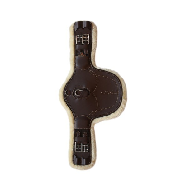 De Sheepskin Short Stud Girth is anatomisch gevormd en biedt comfort en bescherming tijdens het springen. De Sheepskin Short Stud Girth is anatomisch gevormd en biedt comfort en bescherming tijdens het springen.
