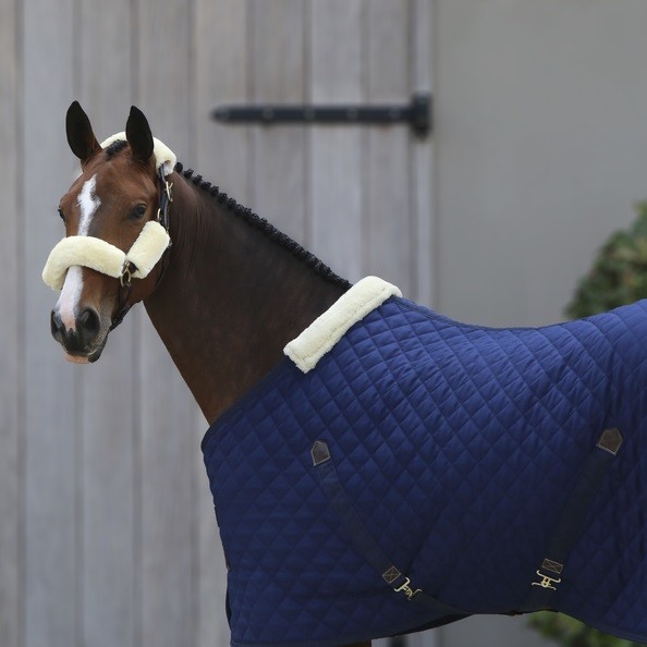 Ridershouse Kentucky Horsewear Staldeken, ook leverbaar in de kleur Zwart Ridershouse Kentucky Horsewear Staldeken, ook leverbaar in de kleur Zwart