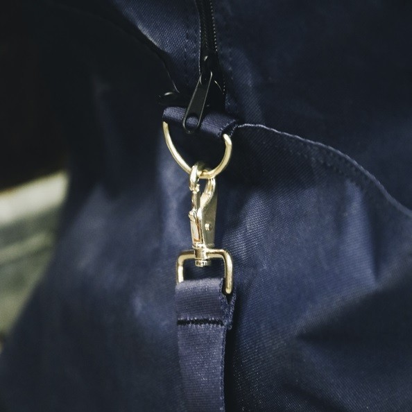 Draagtas voor dekens is gemaakt uit zeer stevige 1680D polyester met een waterdichte coating. Draagtas voor dekens is gemaakt uit zeer stevige 1680D polyester met een waterdichte coating.