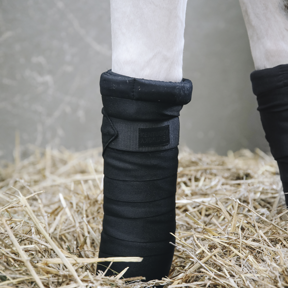 Repellent Bandages zijn gebreid en gemaakt uit gladde vezel. Repellent Bandages zijn gebreid en gemaakt uit gladde vezel.