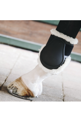The Sheepskin Young Horse Fetlock Boots are the ideal choice for competing young horses. The Sheepskin Young Horse Fetlock Boots are the ideal choice for competing young horses.