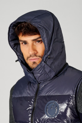 Herenbodywarmer Grosseto is gemaakt van een lichtgewicht technische stof Herenbodywarmer Grosseto is gemaakt van een lichtgewicht technische stof
