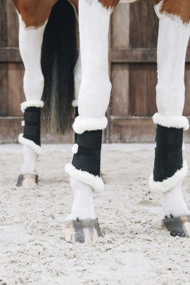 De Turnout Boots Air bieden superieure bescherming in de wei. De Turnout Boots Air bieden superieure bescherming in de wei.