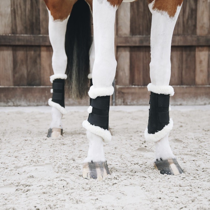De Turnout Boots Air bieden superieure bescherming in de wei. De Turnout Boots Air bieden superieure bescherming in de wei.