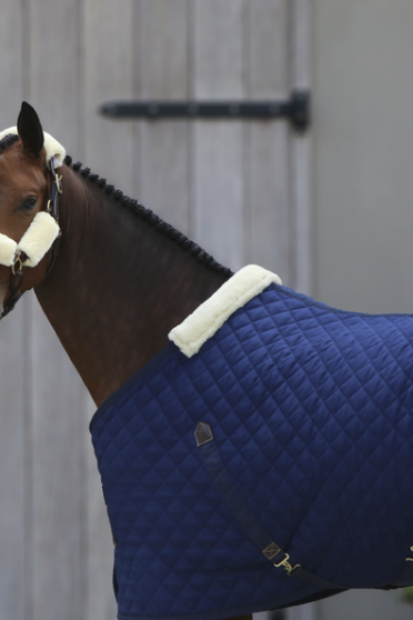 The Artificial Sheepskin Halter Set provides you with 4 pieces to put around your halter The Artificial Sheepskin Halter Set provides you with 4 pieces to put around your halter