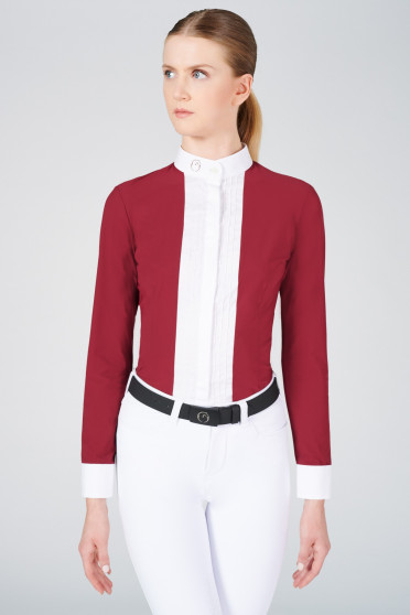 Mooi getailleerd wedstrijdshirt met lange mouwen. Mooi getailleerd wedstrijdshirt met lange mouwen.