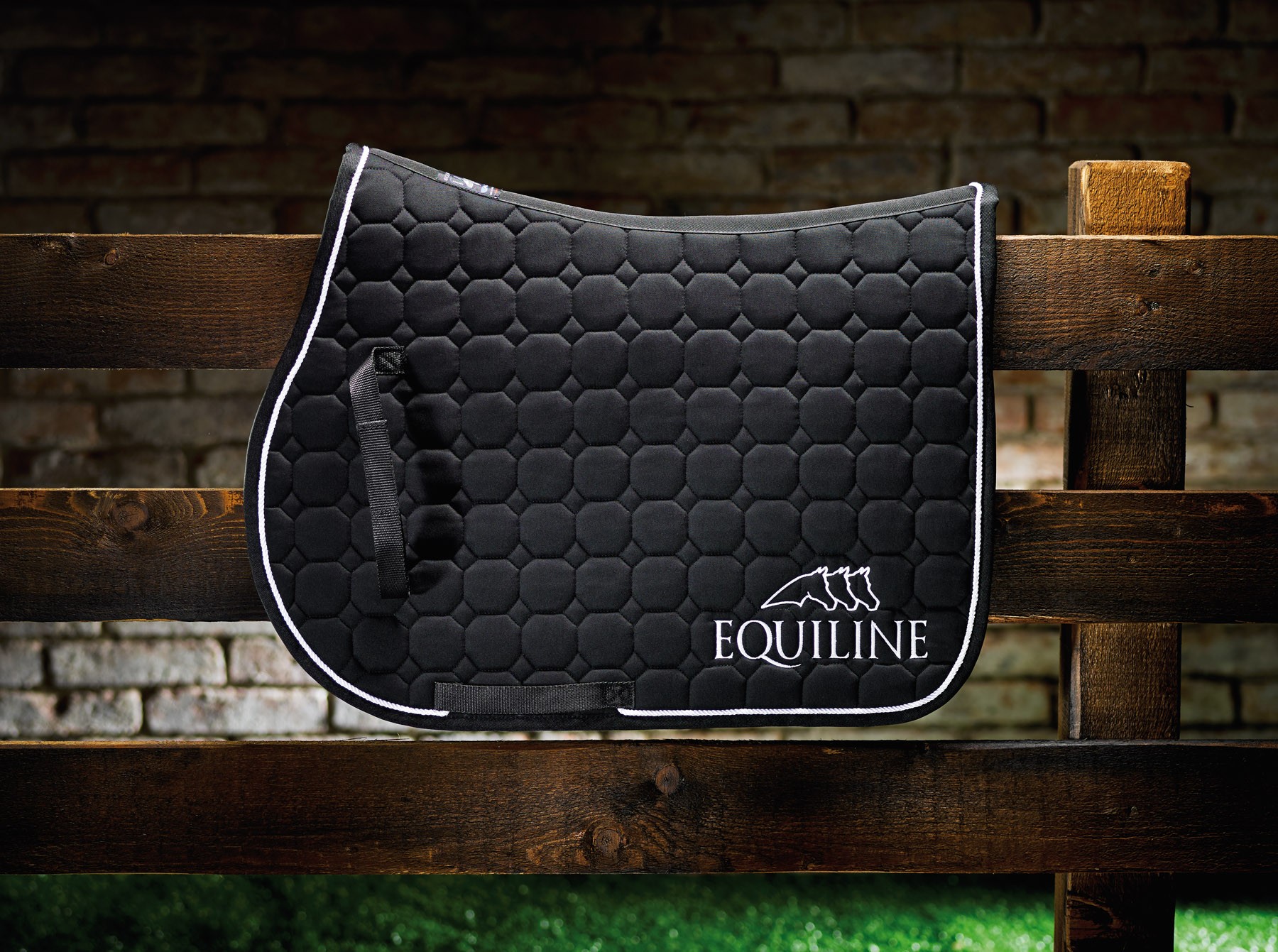 Equiline Sjabrak Outline Equiline Sjabrak Outline