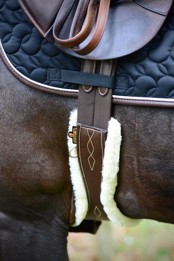 Kentucky Anatomic Girth Sheepskin