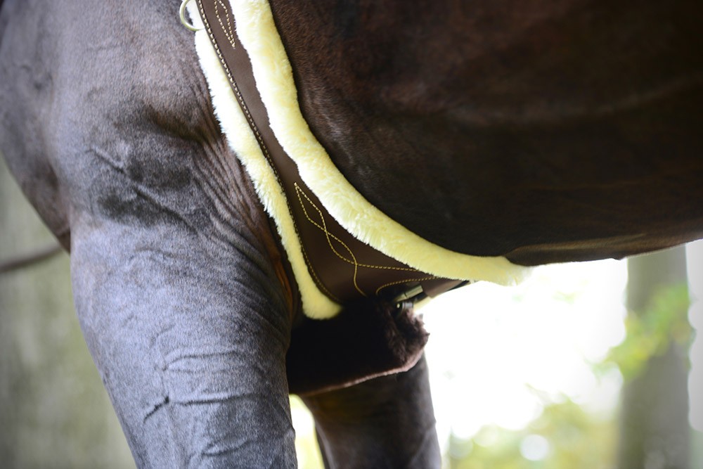 Kentucky Anatomic Girth Sheepskin