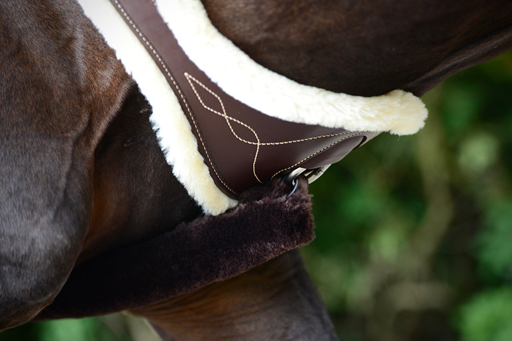 Kentucky Anatomic Girth Sheepskin