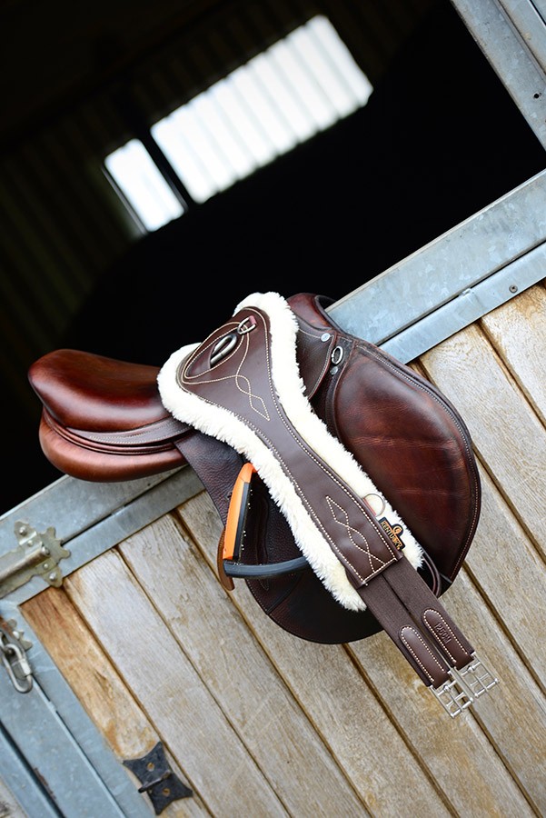 Kentucky Anatomic Girth Sheepskin