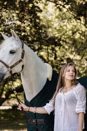 Zwarte staldeken van het kwaliteitsmerk Kentucky Horsewear. Zwarte staldeken van het kwaliteitsmerk Kentucky Horsewear.