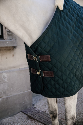 Zwarte staldeken van het kwaliteitsmerk Kentucky Horsewear. Zwarte staldeken van het kwaliteitsmerk Kentucky Horsewear.
