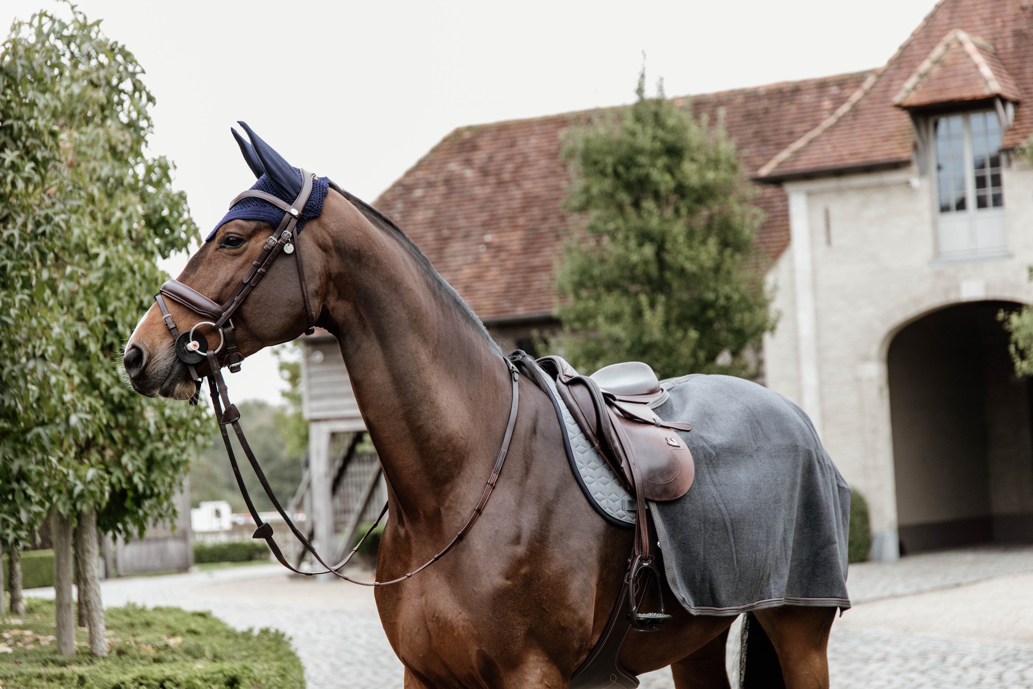 Quarter Rug Heavy Fleece Grey De deken is gemaakt uit dezelfde stof als dat van onze populaire Fleece Rug Heavy