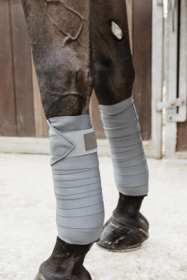 Kentucky Horsewear Repellent Working Bandages. Extreem luchtdoorlatend Kentucky Horsewear Repellent Working Bandages. Extreem luchtdoorlatend