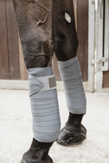 Kentucky Horsewear Repellent Working Bandages. Extreem luchtdoorlatend Kentucky Horsewear Repellent Working Bandages. Extreem luchtdoorlatend