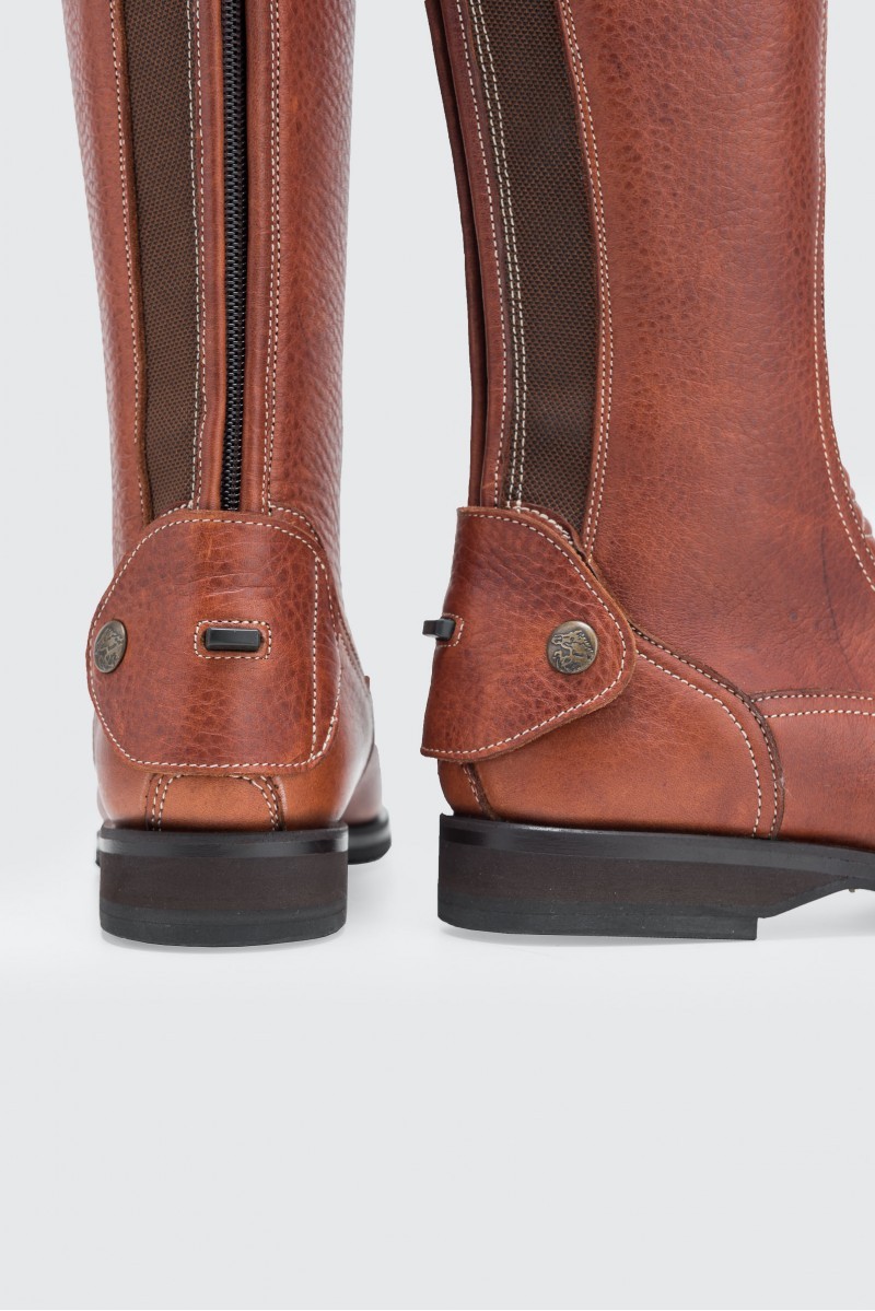 Secchiari Athena riding boots in cognac | Calfskin | Shop now Secchiari Athena riding boots in cognac | Calfskin | Shop now