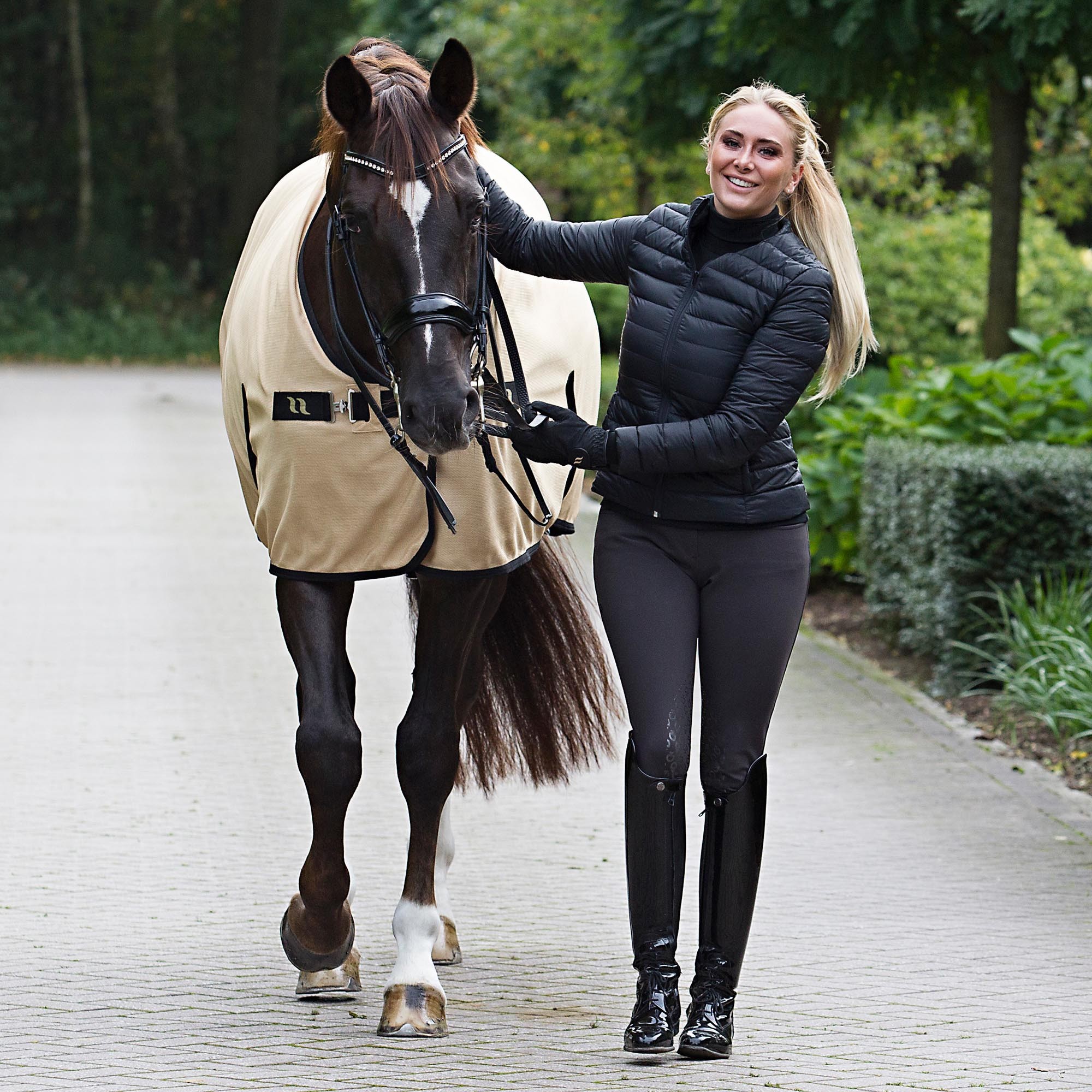 Ridershouse Back on Track de gouden Maasdeken LEON, de perfect therapie deken Ridershouse Back on Track de gouden Maasdeken LEON, de perfect therapie deken