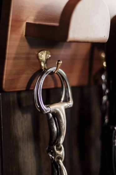 KentuckyHoofdstelhanger Grooming Deluxe, voor thuis of op concours. KentuckyHoofdstelhanger Grooming Deluxe, voor thuis of op concours.