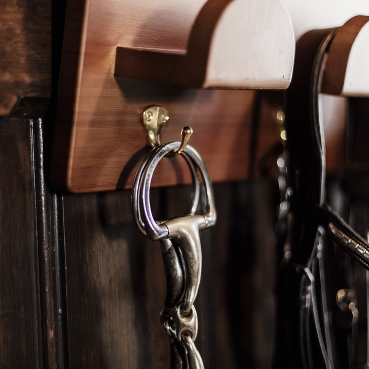 KentuckyHoofdstelhanger Grooming Deluxe, voor thuis of op concours. KentuckyHoofdstelhanger Grooming Deluxe, voor thuis of op concours.