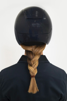 KASK Kooki, een cap die geen concessies doet aan de veiligheid! leverbaar Glossy zwart en blauw KASK Kooki, een cap die geen concessies doet aan de veiligheid! leverbaar Glossy zwart en blauw