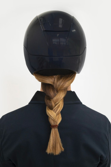 KASK Kooki, een cap die geen concessies doet aan de veiligheid! leverbaar Glossy zwart en blauw KASK Kooki, een cap die geen concessies doet aan de veiligheid! leverbaar Glossy zwart en blauw