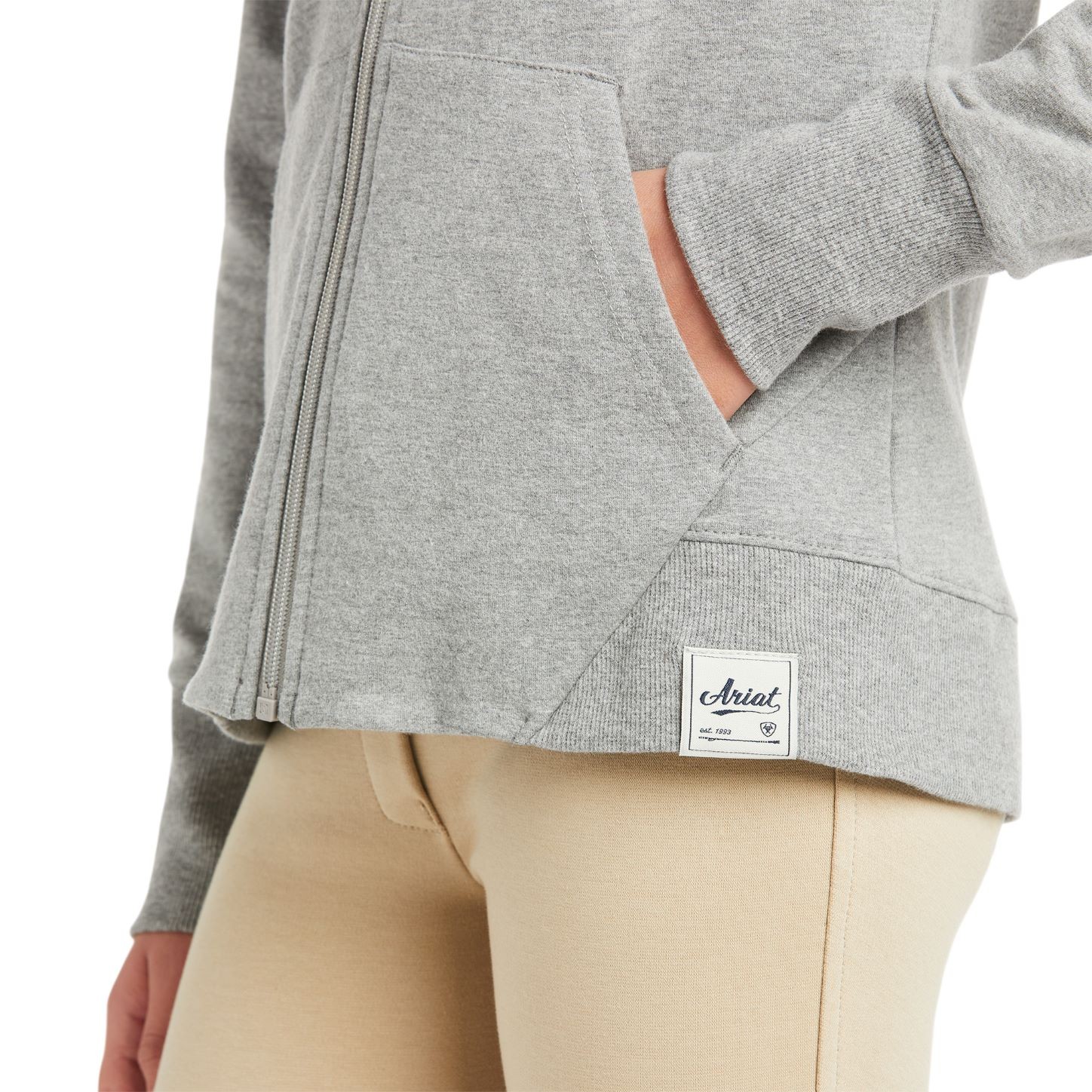Ariat Meisjes Team Logo Full Zip Grijs, heerlijk om mee te trainen Ariat Meisjes Team Logo Full Zip Grijs, heerlijk om mee te trainen
