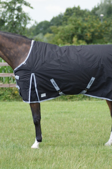 QHP Rain Rug Turnout 600, 200 gram QHP Rain Rug Turnout 600, 200 gram