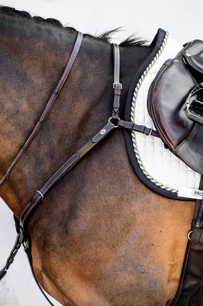 PS Of Sweden Breastplate Melbourne, de slimme Snap It-haken maken het niet nodig om de teugels te openen PS Of Sweden Breastplate Melbourne, de slimme Snap It-haken maken het niet nodig om de teugels te openen