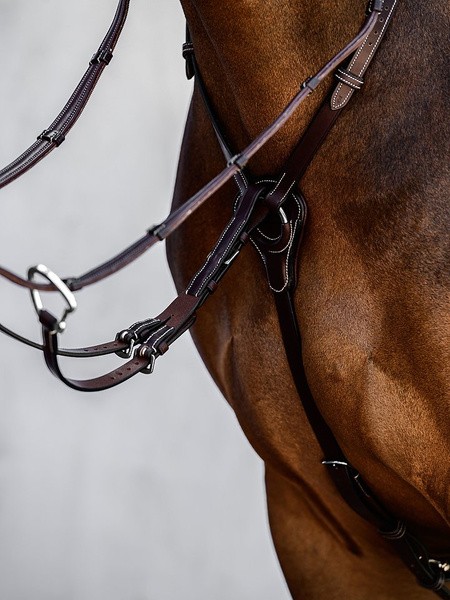 PS Of Sweden Breastplate Melbourne, de slimme Snap It-haken maken het niet nodig om de teugels te openen PS Of Sweden Breastplate Melbourne, de slimme Snap It-haken maken het niet nodig om de teugels te openen
