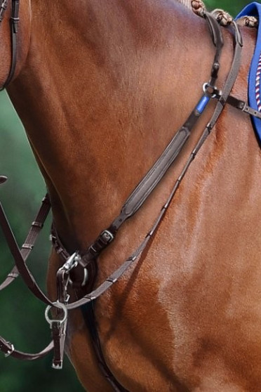 PASSIERBLU Easy Breastplate, Avaible in the colors brown and black PASSIERBLU Easy Breastplate, Avaible in the colors brown and black