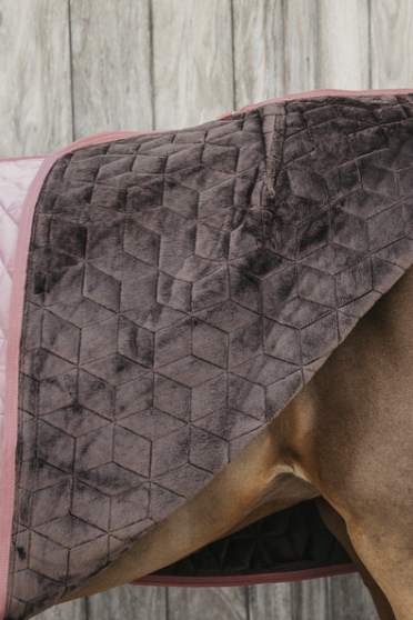 Kentucky Horsewear Show Rug Velvet 160G Old Pink Kentucky Horsewear Show Rug Velvet 160G Old Pink