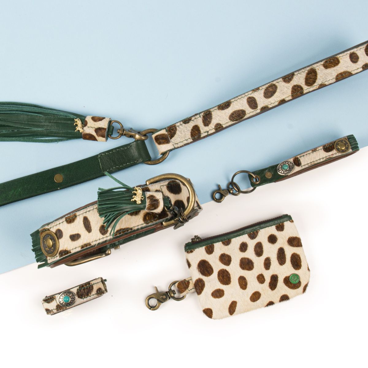 DWAM Ivy Halsband Met Armbandje , in een prachtige print van tijgerpatroon. DWAM Ivy Halsband Met Armbandje , in een prachtige print van tijgerpatroon.