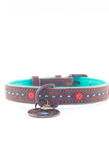 The Dog with a mission collar Joplin is made with beautiful orange details that are firmly sewn into the leather The Dog with a mission collar Joplin is made with beautiful orange details that are firmly sewn into the leather