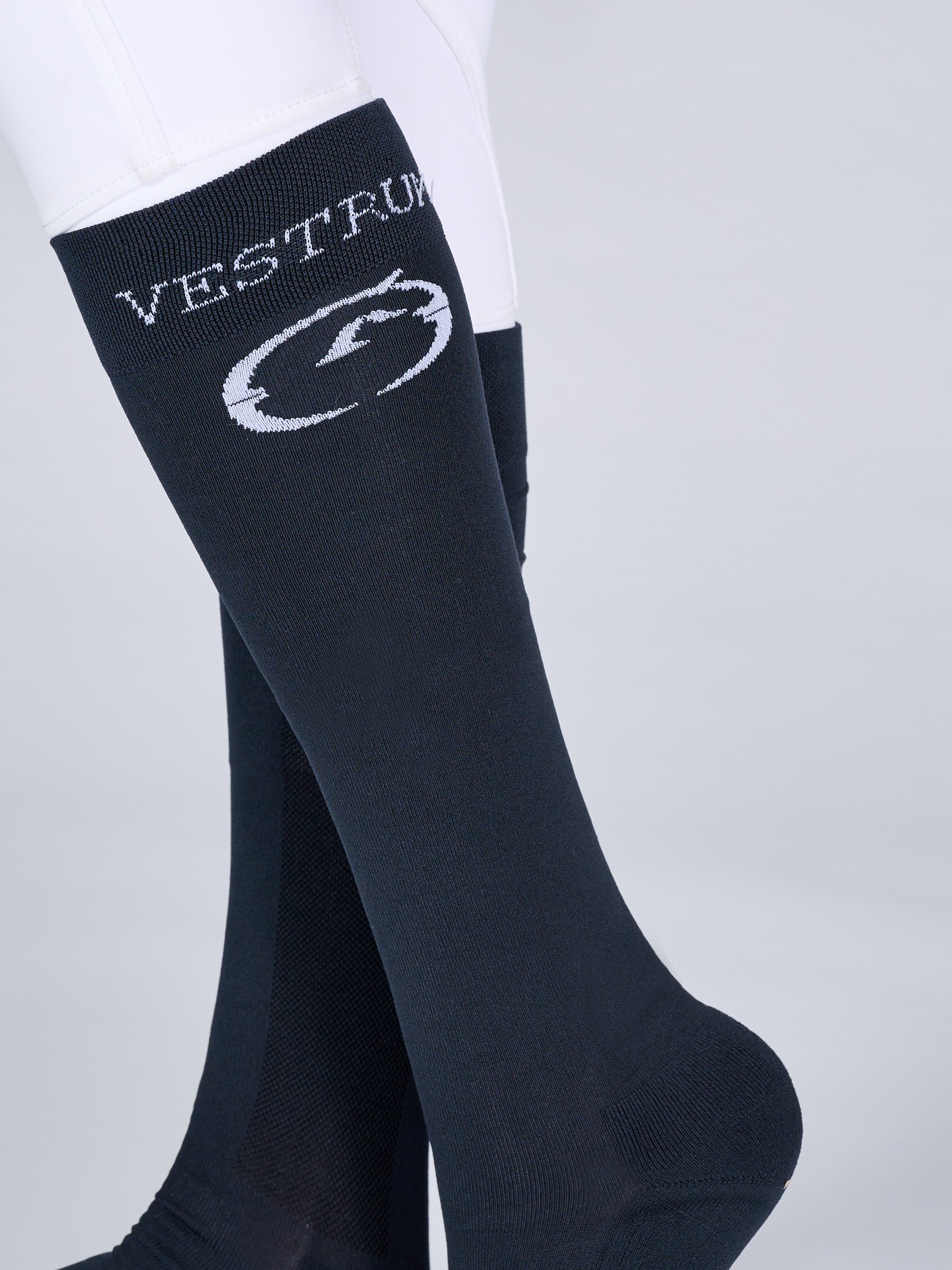 Vestrum Socks Villasimius Navy , Ultra dunne sokken perfect om uw wedstrijd outfit compleet te maken.