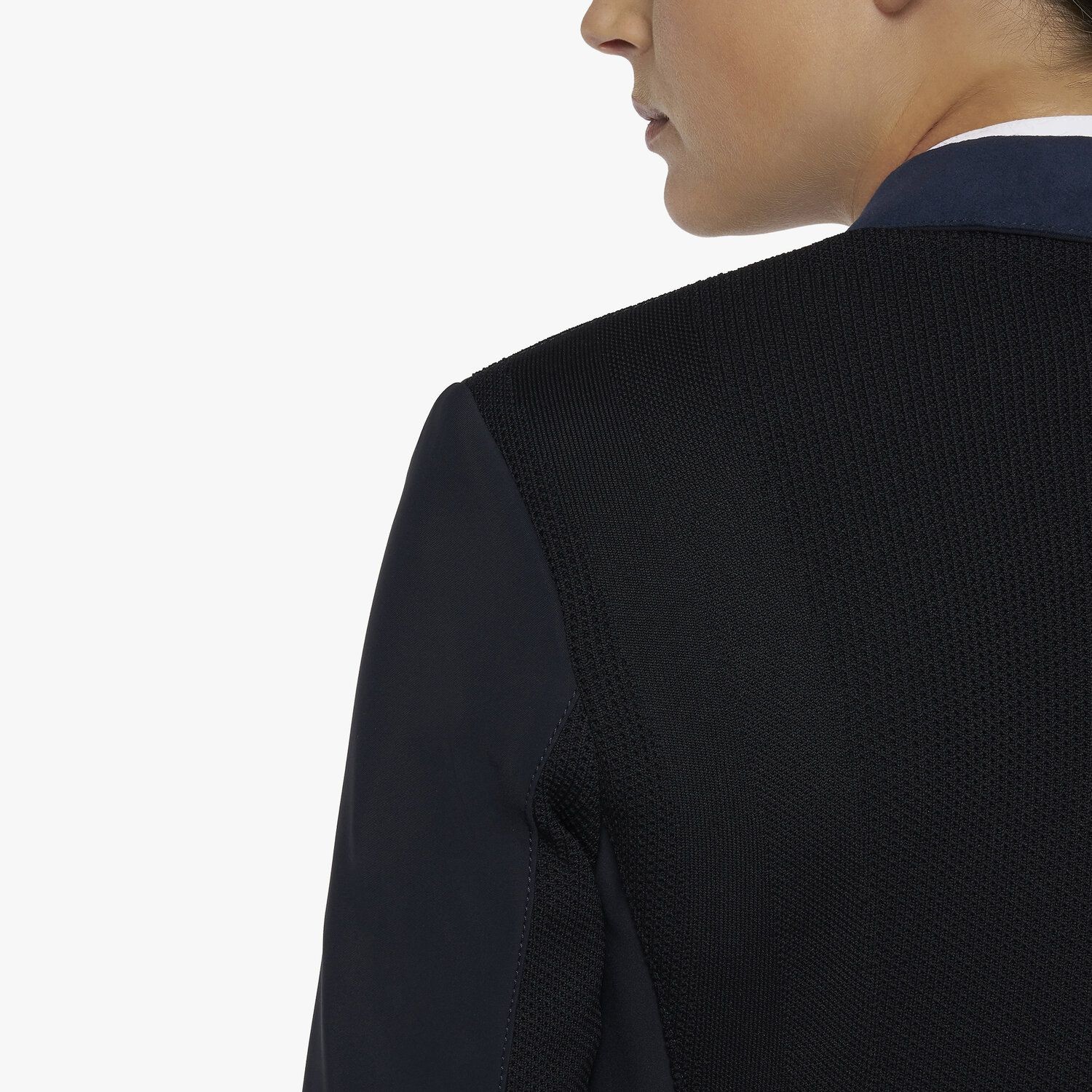 Cavalleria Toscana Tecn Knit Tailcoat Donkerblauw, ook leverbaar in zwart. Cavalleria Toscana Tecn Knit Tailcoat Donkerblauw, ook leverbaar in zwart.