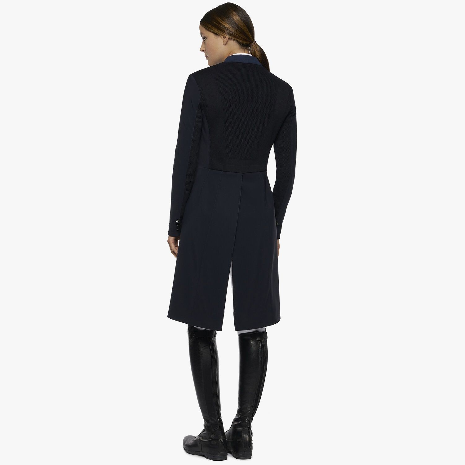 Cavalleria Toscana Tecn Knit Tailcoat Donkerblauw, ook leverbaar in zwart. Cavalleria Toscana Tecn Knit Tailcoat Donkerblauw, ook leverbaar in zwart.