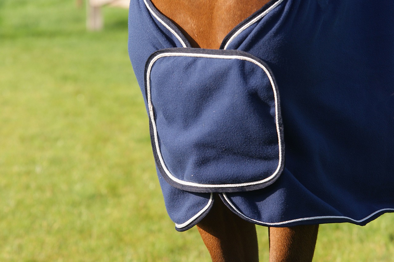 QHP Fleecedeken Ornament Navy kopen? - verkrijgbaar QHP Fleecedeken Ornament Navy kopen? - verkrijgbaar