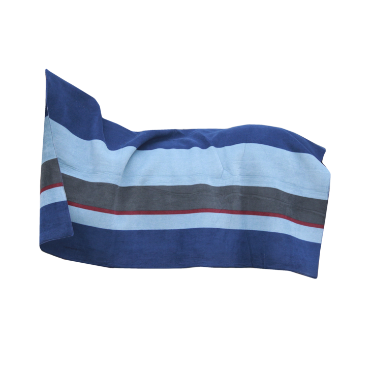 Ideale deken voor na de training of na het wassen op koudere dagen. Ideale deken voor na de training of na het wassen op koudere dagen.