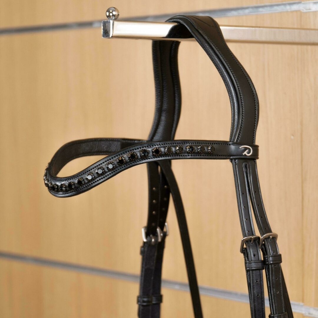Dyon Black Swarovski V-Shaped Browband 'New English Collection' Dyon Black Swarovski V-Shaped Browband 'New English Collection'