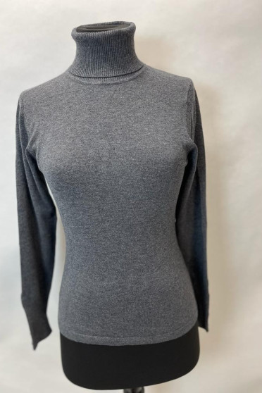 fijngebreide aansluitende coltrui mooi afgewerkt en lekker zacht