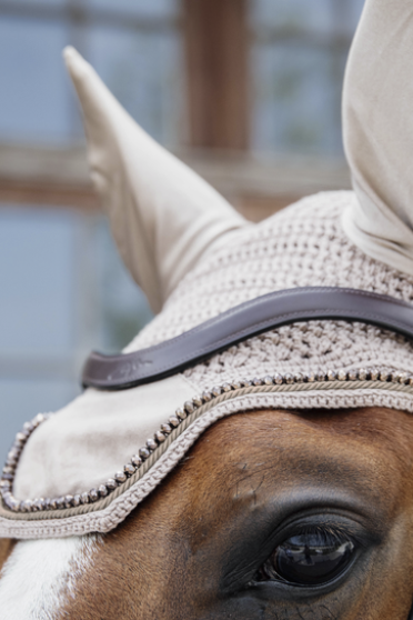Prachtig oornetje Wellington van het merk Kentucky Horsewear. Velvet Pearls Prachtig oornetje Wellington van het merk Kentucky Horsewear. Velvet Pearls