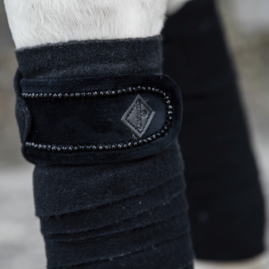 Kentucky Horsewear Polar Fleece Bandages Velvet Pearls, Leverbaar in Diverse kleuren Kentucky Horsewear Polar Fleece Bandages Velvet Pearls, Leverbaar in Diverse kleuren