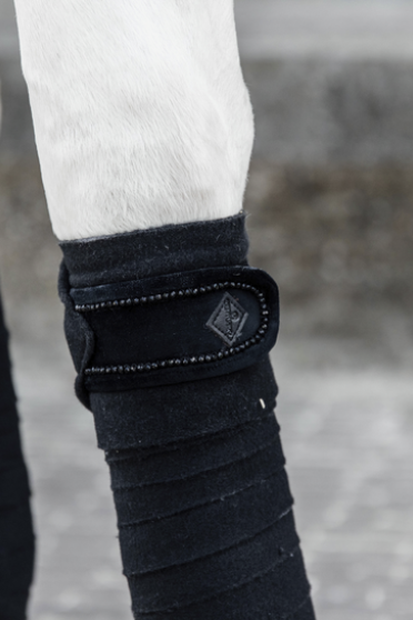 Kentucky Horsewear Polar Fleece Bandages Velvet Pearls, Leverbaar in Diverse kleuren Kentucky Horsewear Polar Fleece Bandages Velvet Pearls, Leverbaar in Diverse kleuren