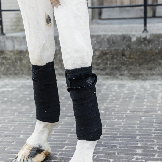 Kentucky Horsewear Polar Fleece Bandages Velvet Pearls, Leverbaar in Diverse kleuren Kentucky Horsewear Polar Fleece Bandages Velvet Pearls, Leverbaar in Diverse kleuren