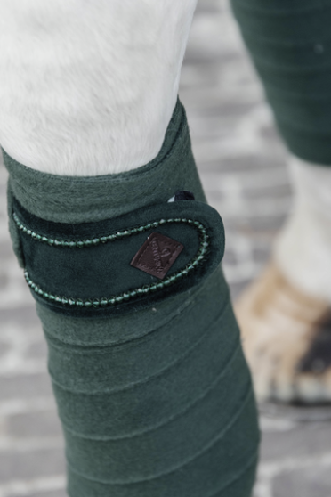 Kentucky Horsewear Polar Fleece Bandages Velvet Pearls, Leverbaar in Diverse kleuren Kentucky Horsewear Polar Fleece Bandages Velvet Pearls, Leverbaar in Diverse kleuren