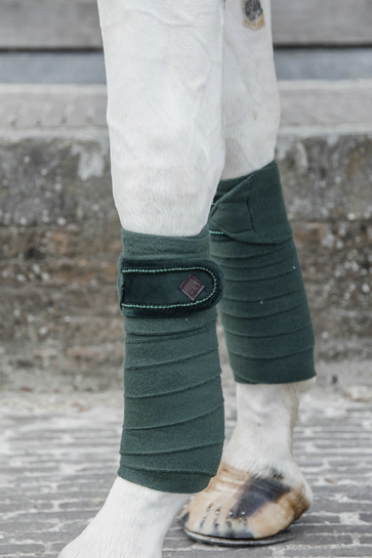 Kentucky Horsewear Polar Fleece Bandages Velvet Pearls, Leverbaar in Diverse kleuren Kentucky Horsewear Polar Fleece Bandages Velvet Pearls, Leverbaar in Diverse kleuren