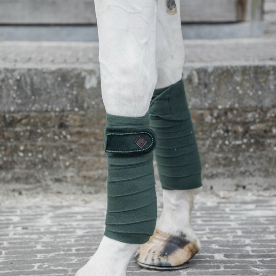 Kentucky Horsewear Polar Fleece Bandages Velvet Pearls, Leverbaar in Diverse kleuren Kentucky Horsewear Polar Fleece Bandages Velvet Pearls, Leverbaar in Diverse kleuren